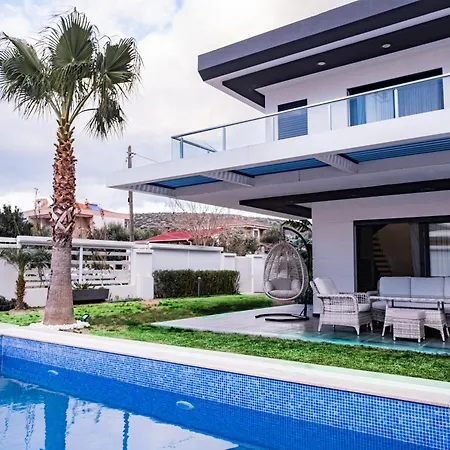 Villa Sueper Havuzlu *