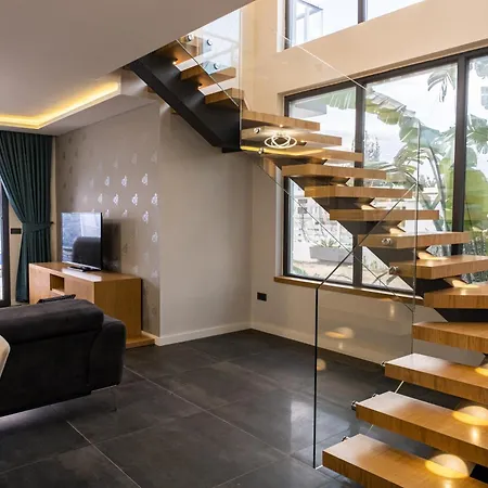 Sueper Havuzlu Villa