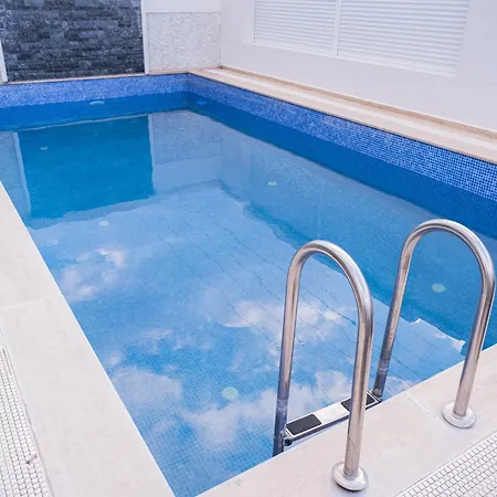 Villa Sueper Havuzlu *