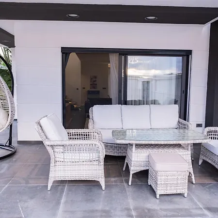 Sueper Havuzlu Villa